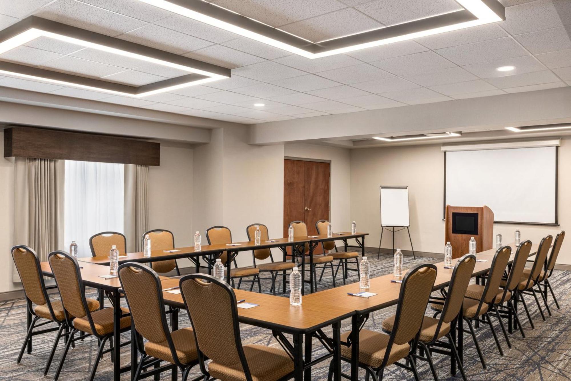 Holiday Inn Express Hotel & Suites Indianapolis W - Airport Area By Ihg Экстерьер фото